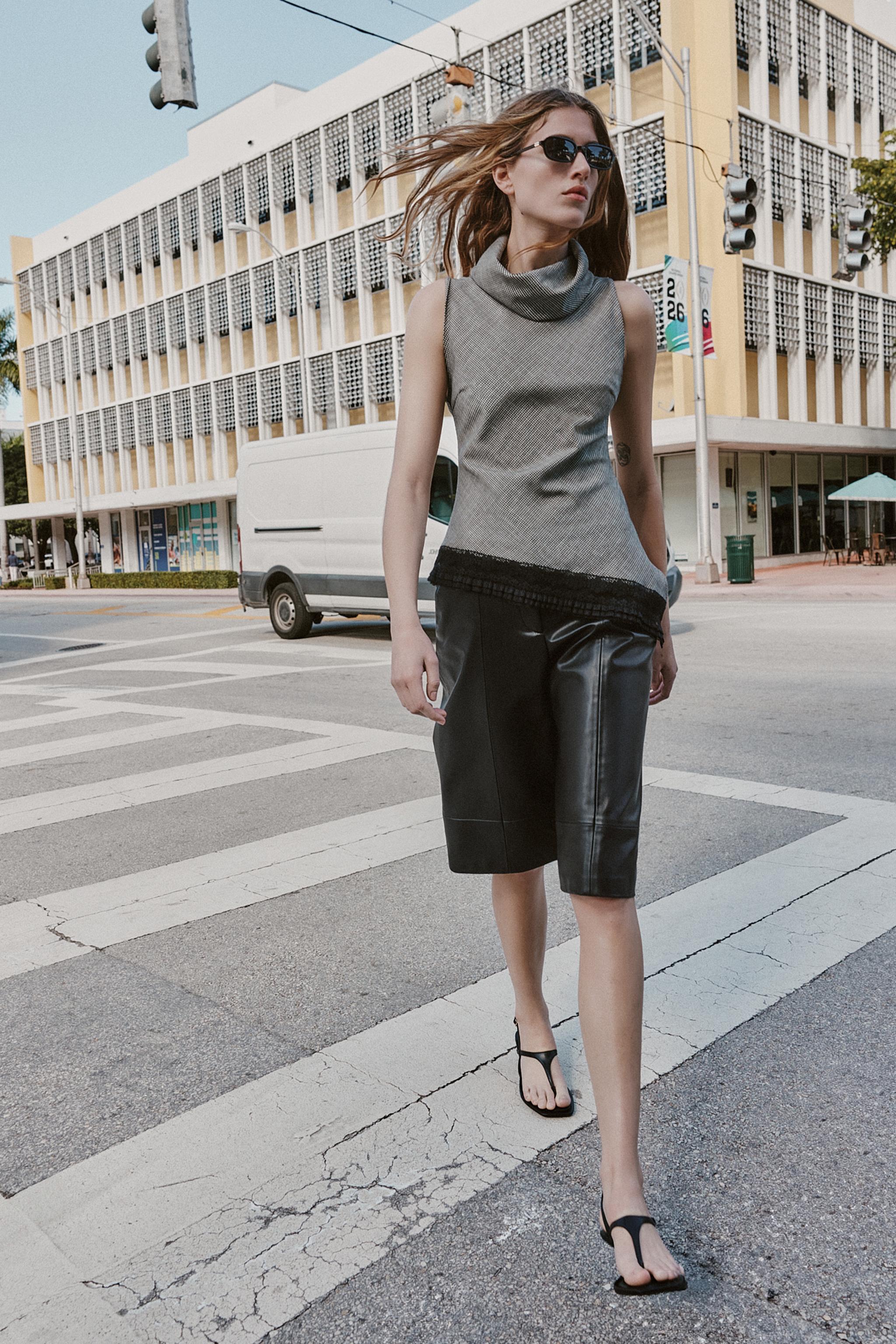 ASYMMETRIC HEM HOUNDSTOOTH LACE TOP